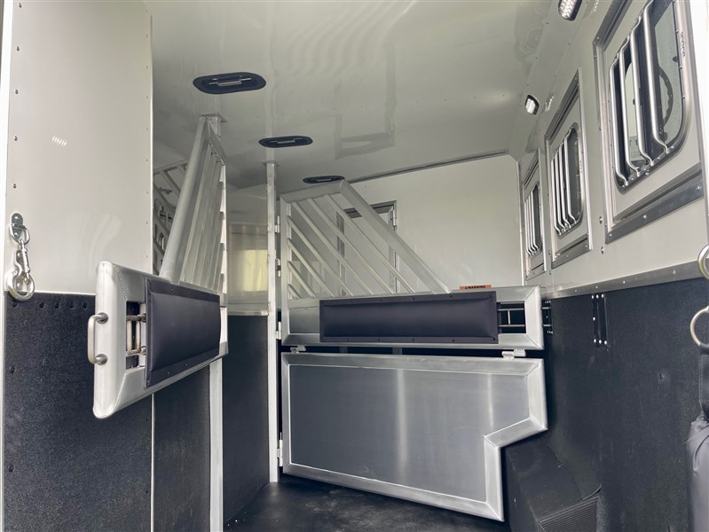 Trailer Photo 18