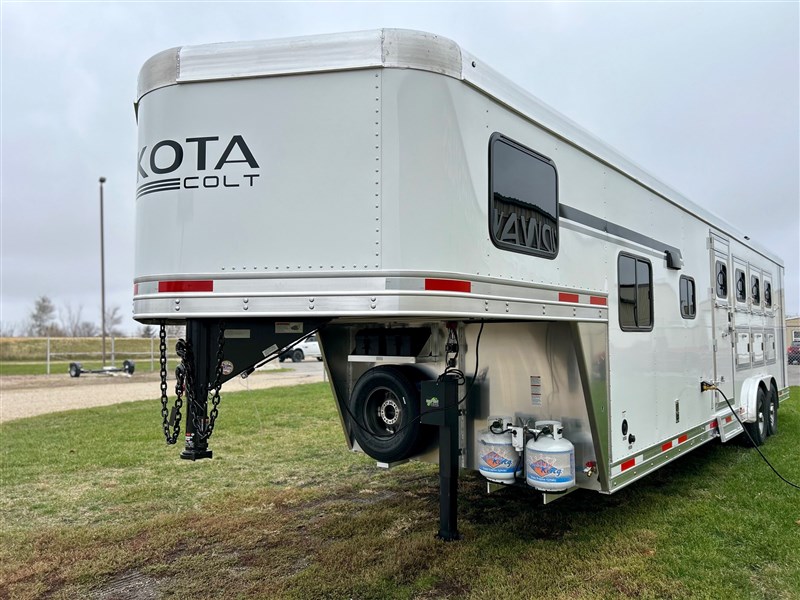 2026 Lakota ac849 colt w/ 9'sw living quarters