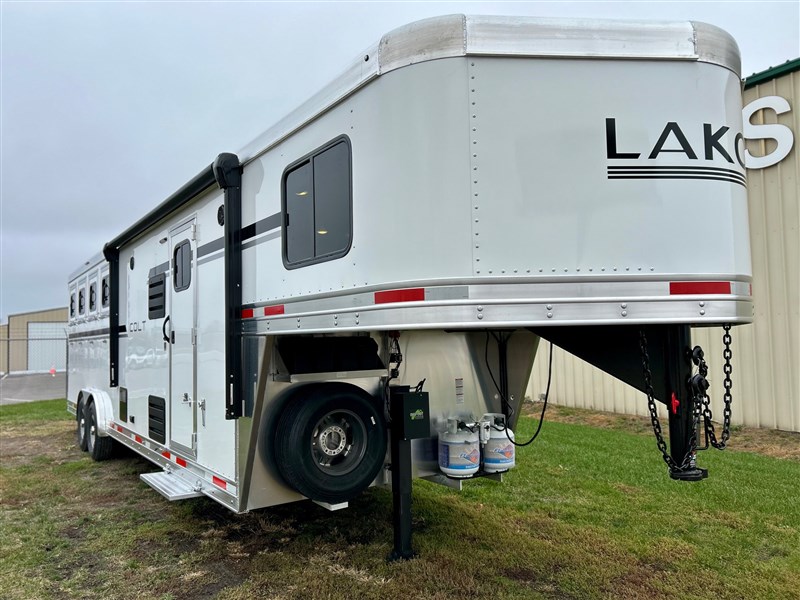2026 Lakota ac849 colt w/ 9'sw living quarters