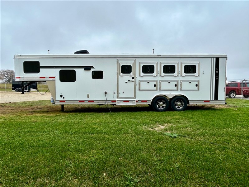 2026 Lakota ac849 colt w/ 9'sw living quarters