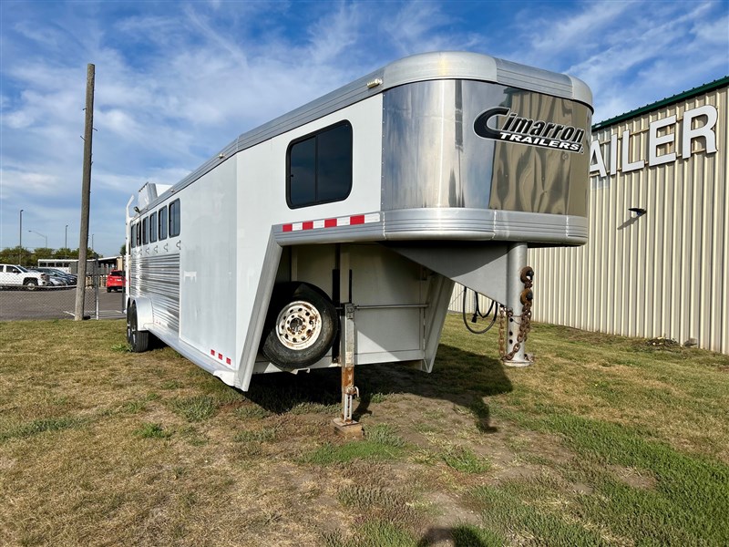 2013 Cimarron 6h w/ front dress