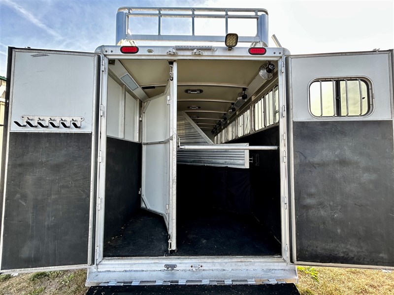 Trailer Photo 12