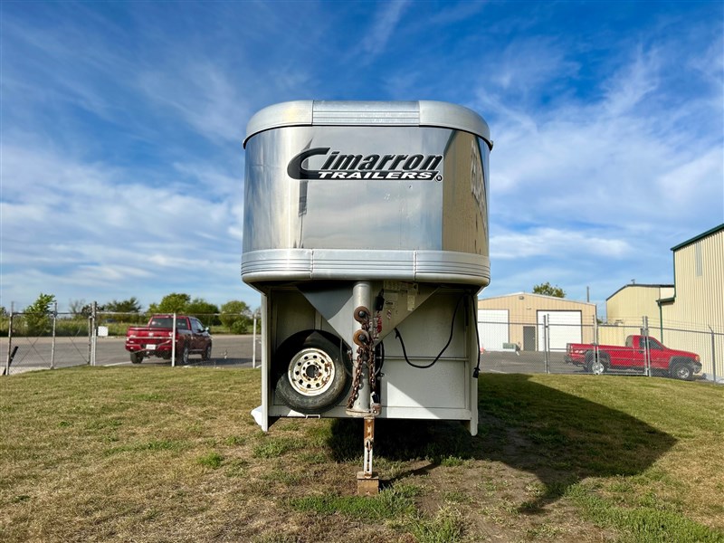 2013 Cimarron 6h w/ front dress