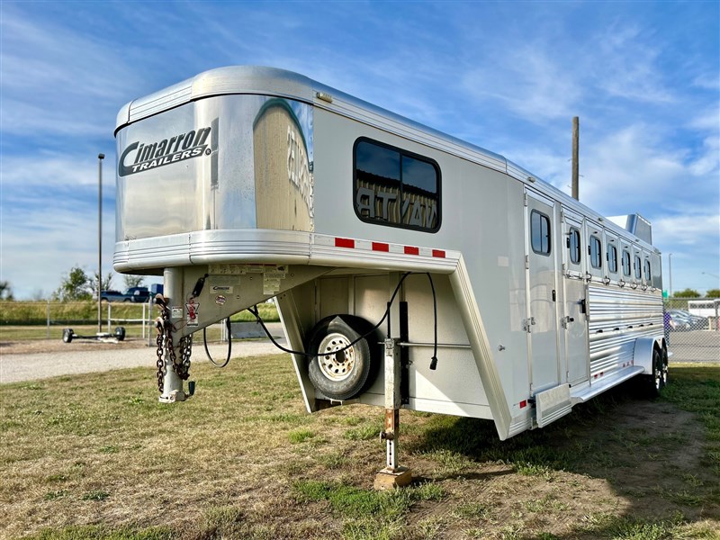 2013 Cimarron 6h w/ front dress