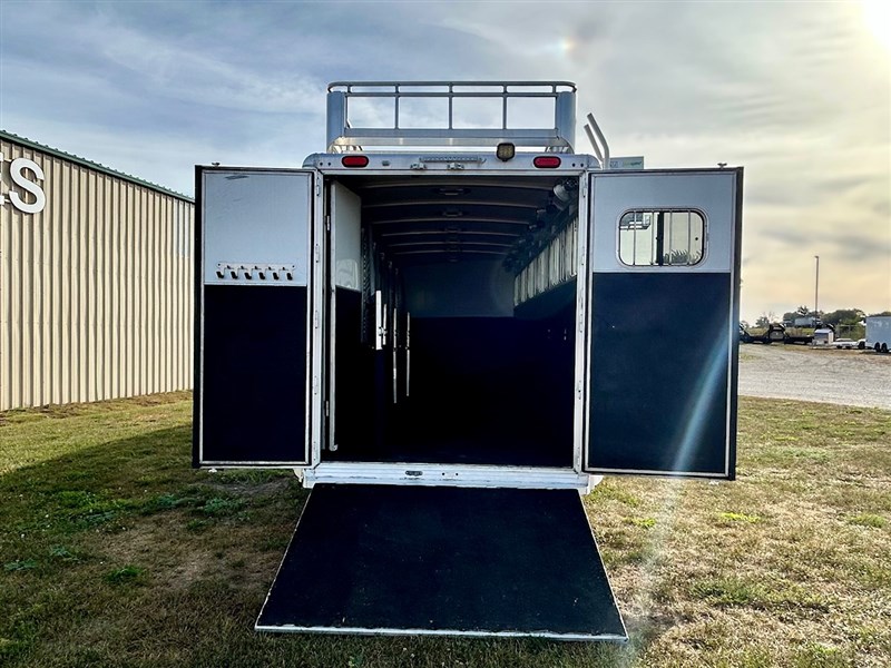 Trailer Photo 11
