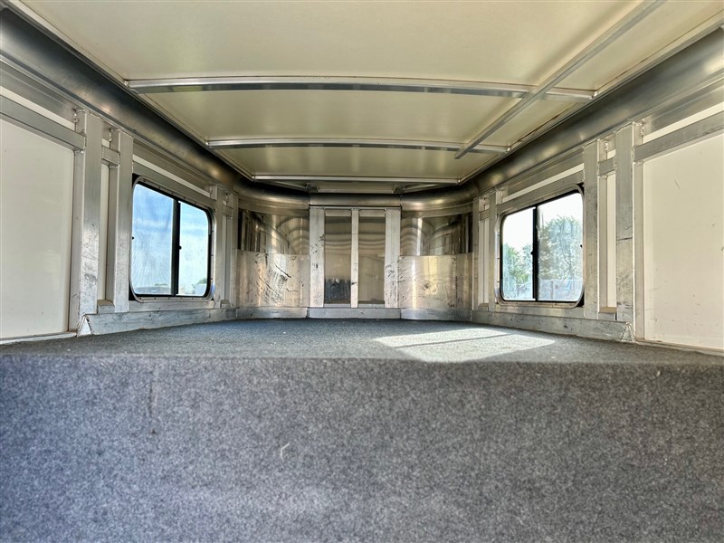 Trailer Photo 7