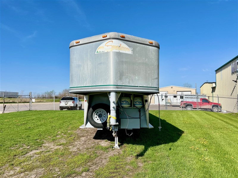 1998 Sundowner 7406 pueblo 4h w/ 6'sw living quarters