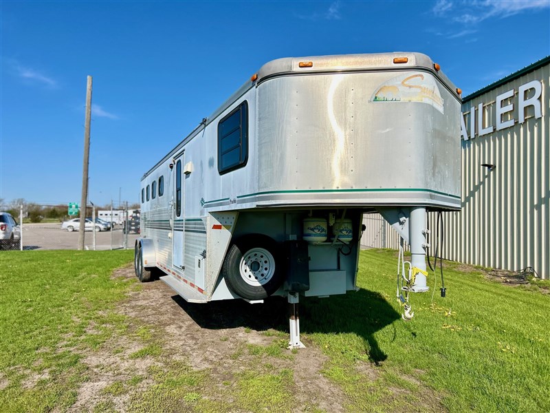 1998 Sundowner 7406 pueblo 4h w/ 6'sw living quarters