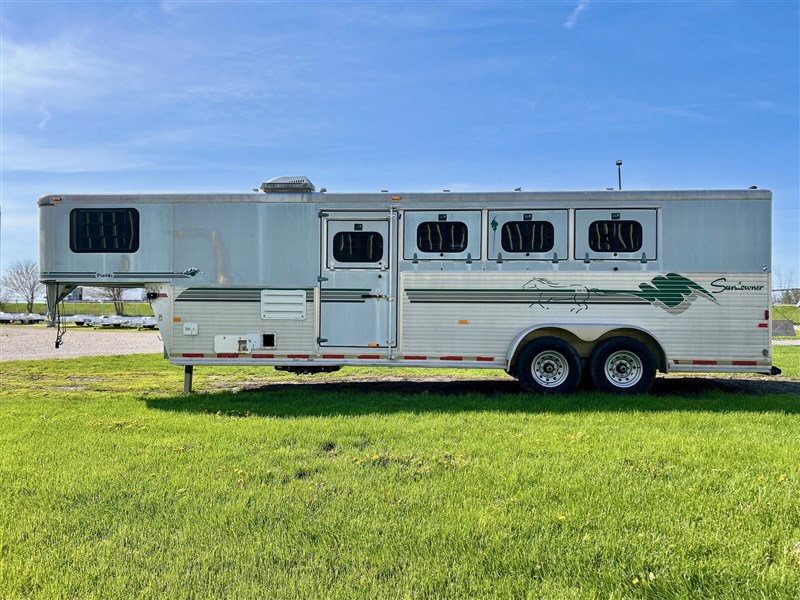 1998 Sundowner 7406 pueblo 4h w/ 6'sw living quarters