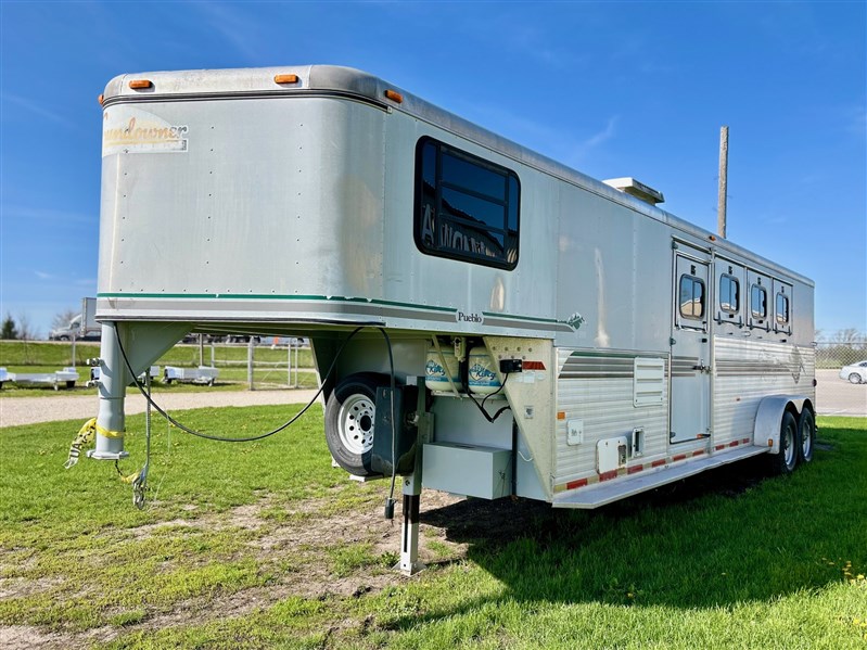1998 Sundowner 7406 pueblo 4h w/ 6'sw living quarters
