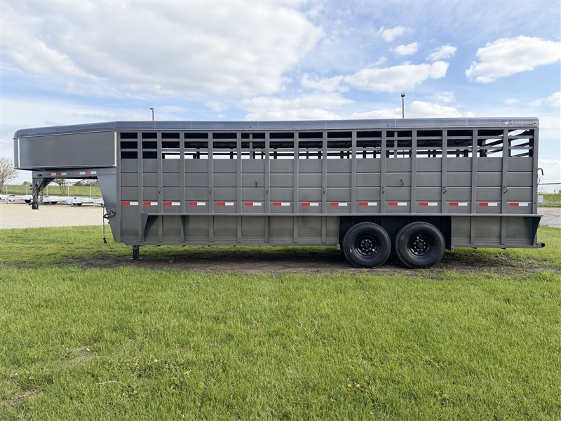 2027 AMP 6'8 x 7' x 24' livestock gn