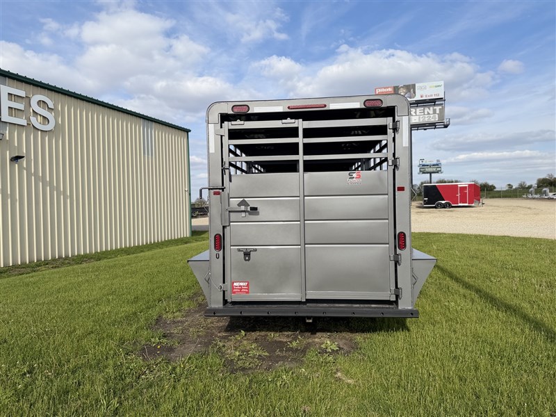 Trailer Photo 10