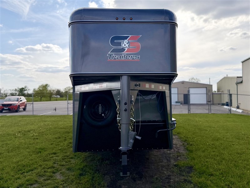 2027 AMP 6'8 x 7' x 24' livestock gn