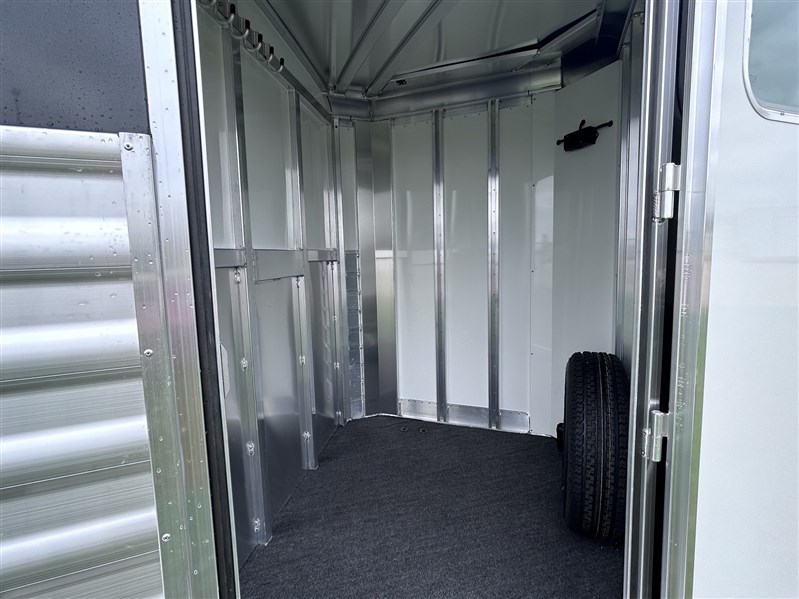 2027 Elite 2h bumper pull slant load aluminum horse trailer
