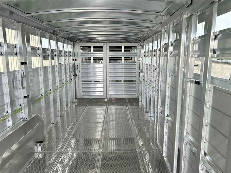Trailer Photo 7