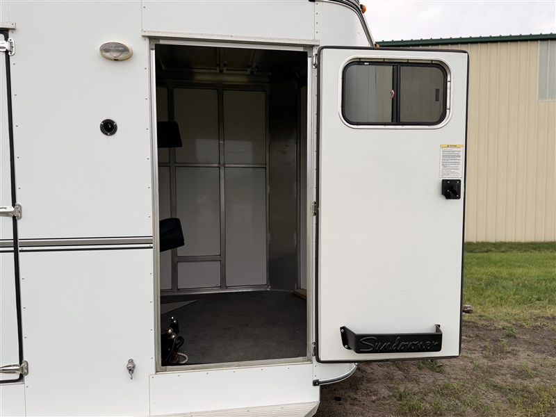 2009 Sundowner 777 sunlight 2h straight load w/ front dress