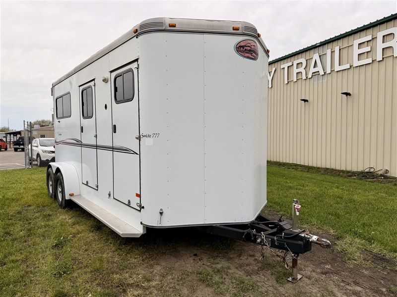 2009 Sundowner 777 sunlight 2h straight load w/ front dress