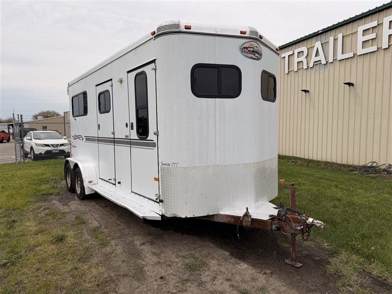 2005 Sundowner valulite 2h straight load w/ front dress