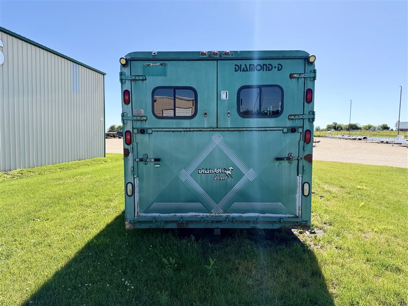 Trailer Photo 13