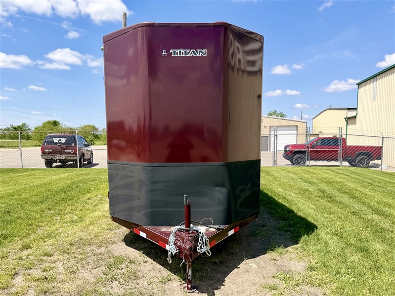2021 Titan challenger 18' livestock 2 horse combo