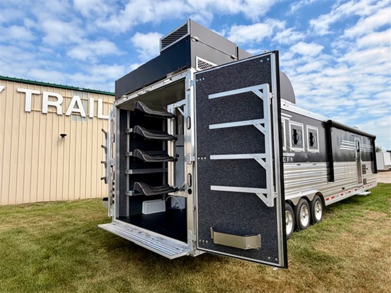 Trailer Photo 11