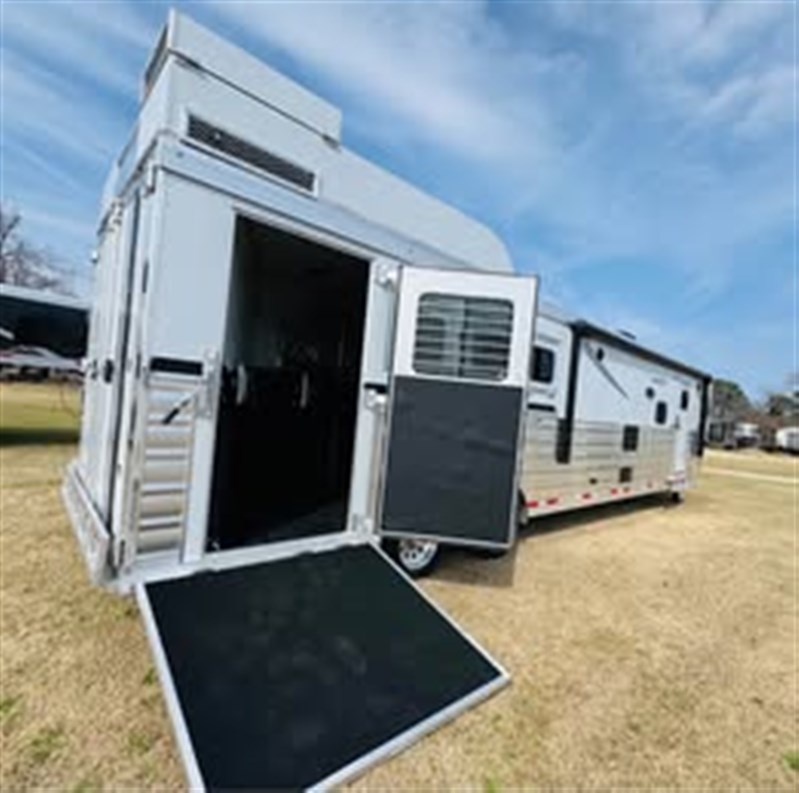 Trailer Photo 7