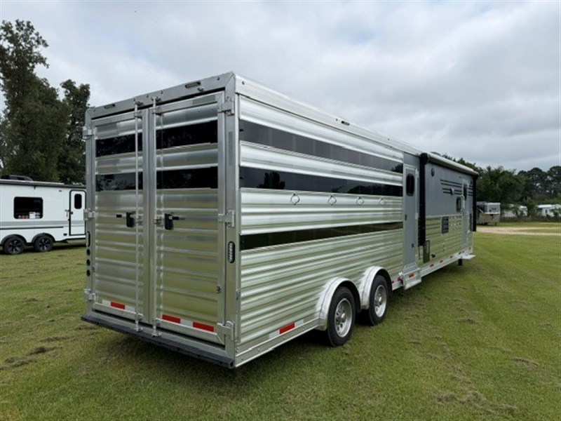 Trailer Photo 7