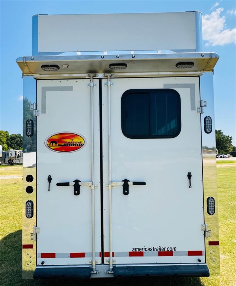 Trailer Photo 11