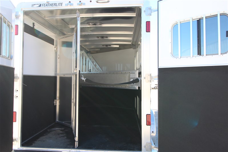 Trailer Photo 8