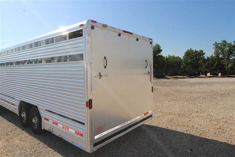 Trailer Photo 11