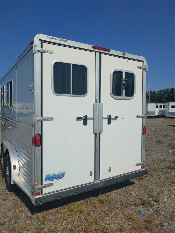 2004 Featherlite 9551- 7'6' wide, big dressing room