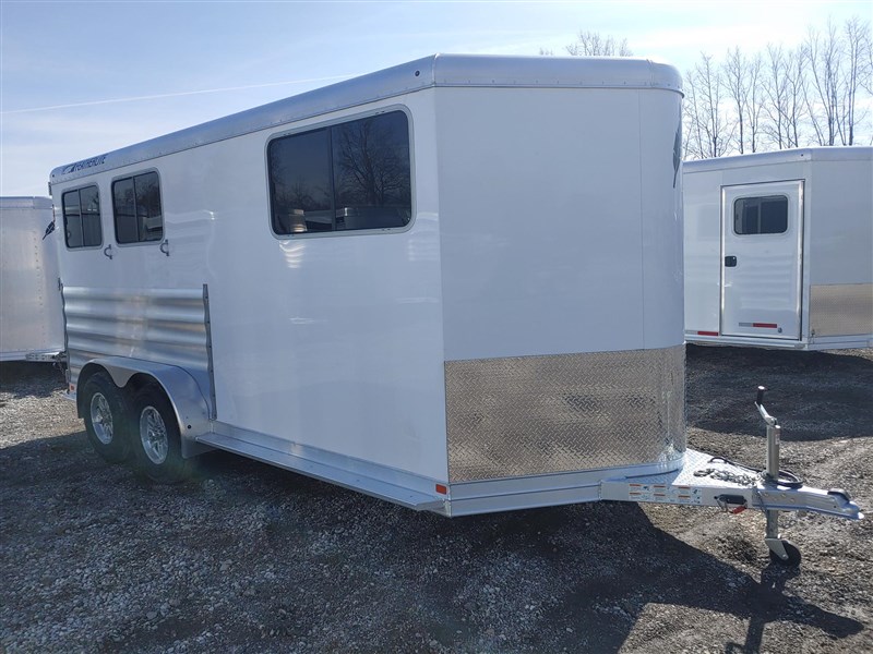 2025 Featherlite 9400- large dressing room
