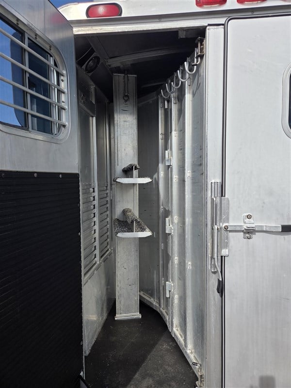 Trailer Photo 8