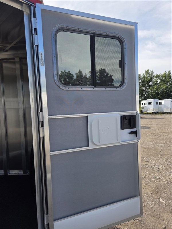 2026 Featherlite 9400- red exterior