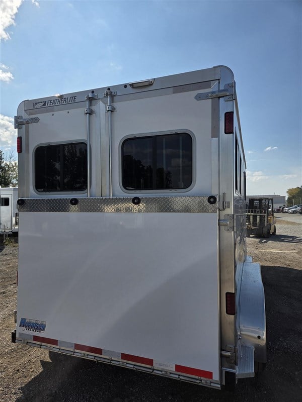 2026 Featherlite 9807- lined/ insulated dressing room, a/c