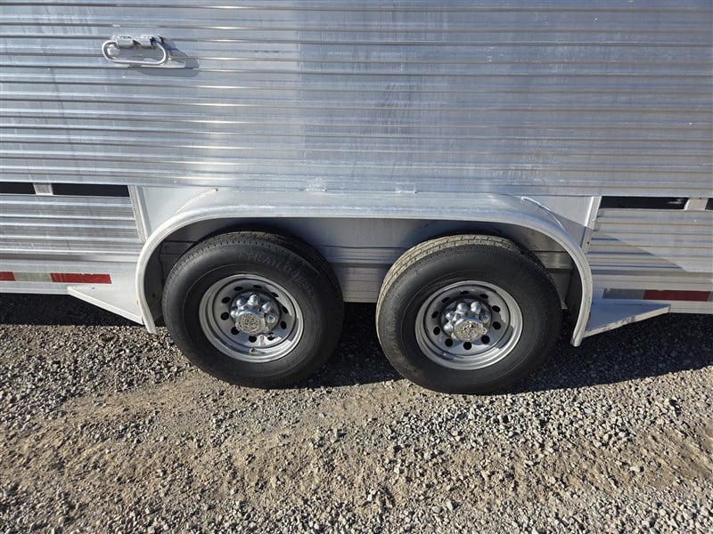 Trailer Photo 7