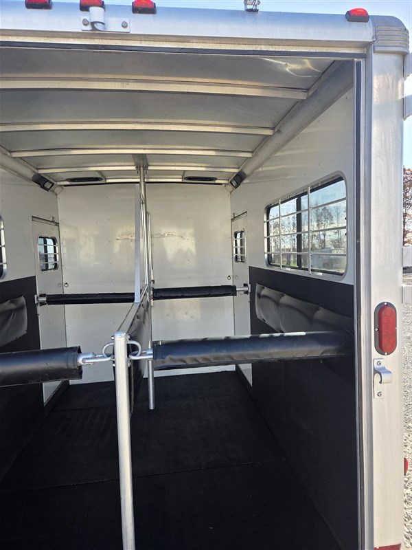 2004 Sundowner 777- great shape