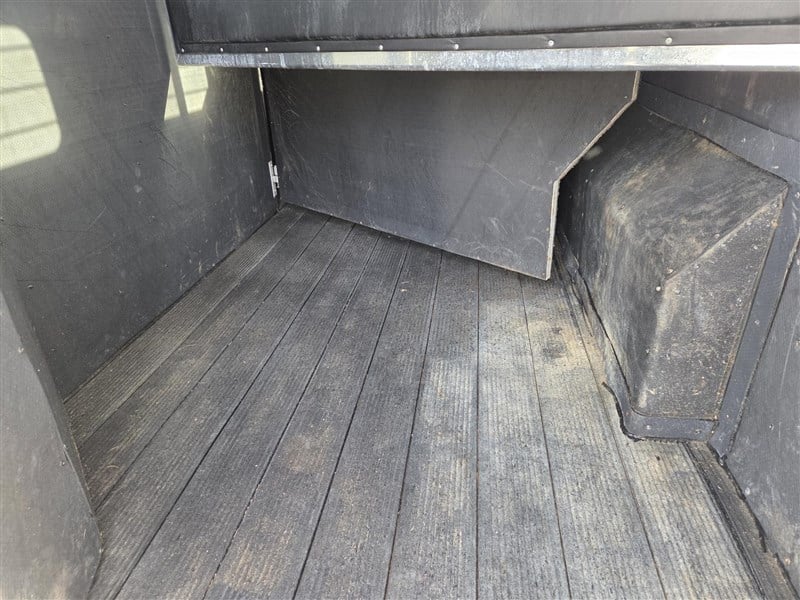 2004 Horton 3h - solid wood interior