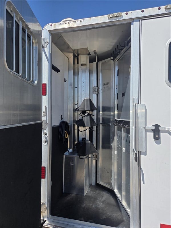 Trailer Photo 8