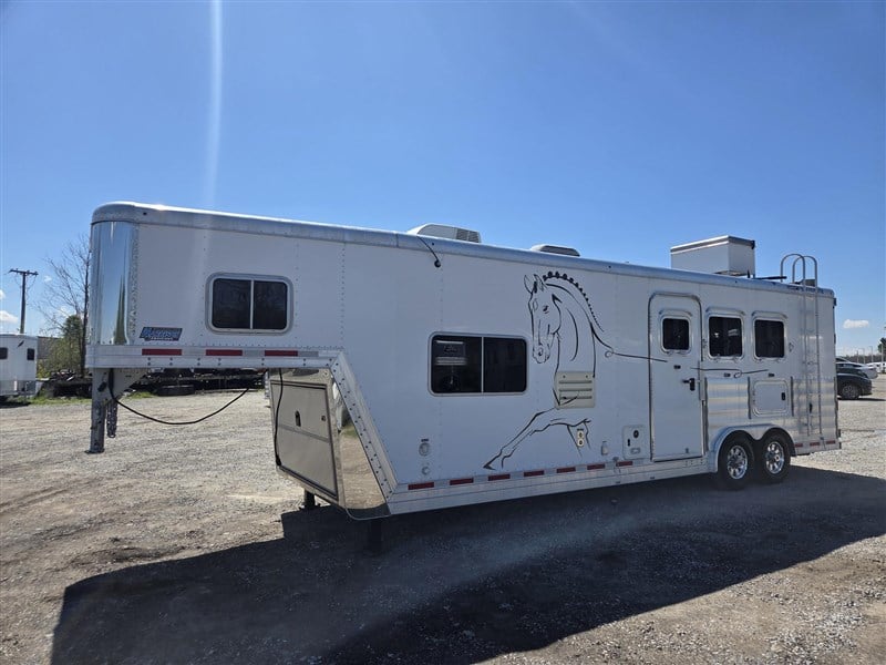 2016 Featherlite 8581- heavy duty, loaded w/ options