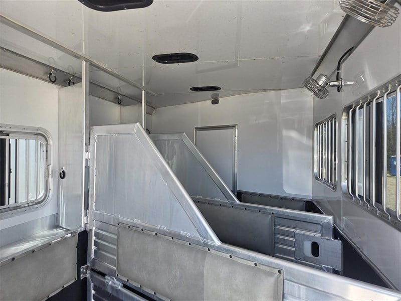 2016 Featherlite 8581- heavy duty, loaded w/ options