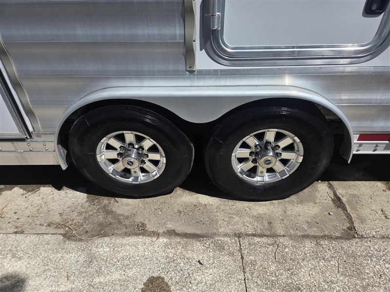 Trailer Photo 9