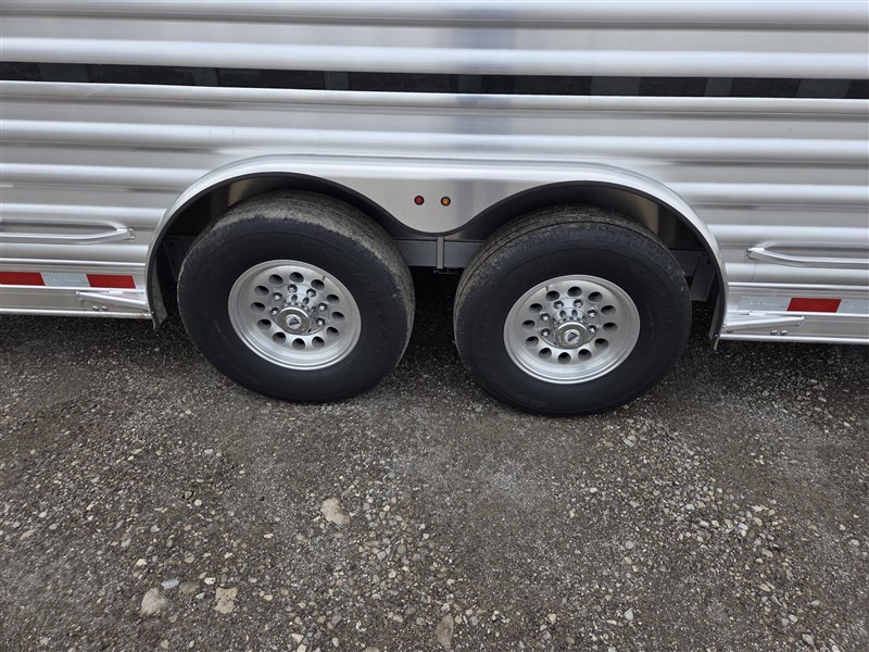 Trailer Photo 7