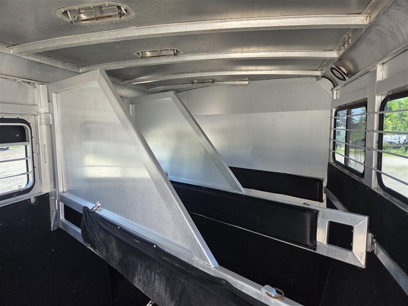 1997 Custom 3 horse goose neck, aluminum.