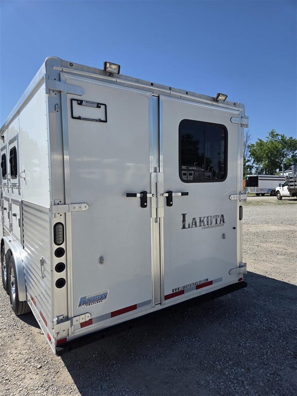 2017 Lakota charger, 15' short wall w/ 6' slide out