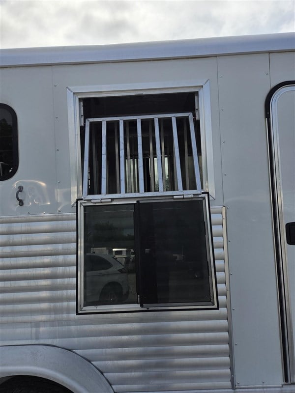 Trailer Photo 7