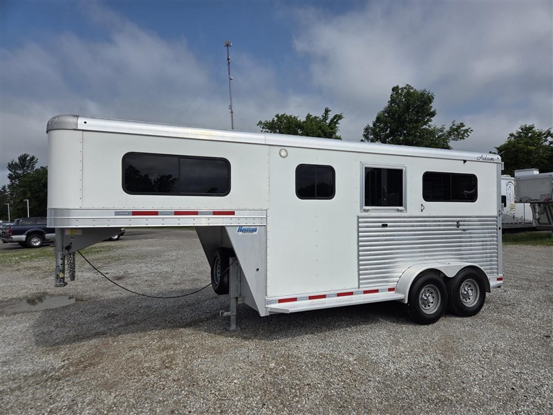 2019 Adam 2 horse, gn, mangers, ramp