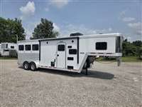 2020 3 horse Featherlite 9807- 8.5' Living Quarters