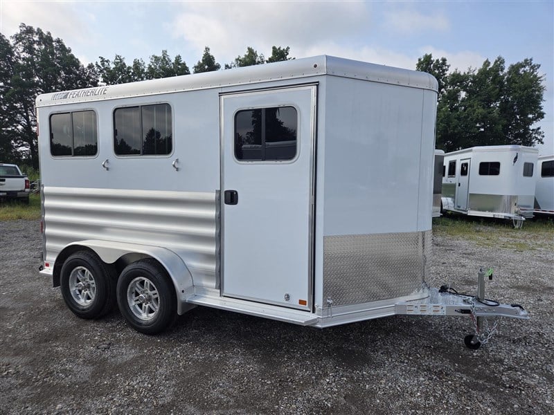 2026 Featherlite 9400- Small Dressing Room