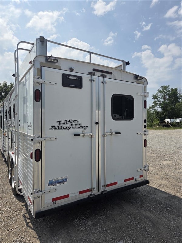 Trailer Photo 4